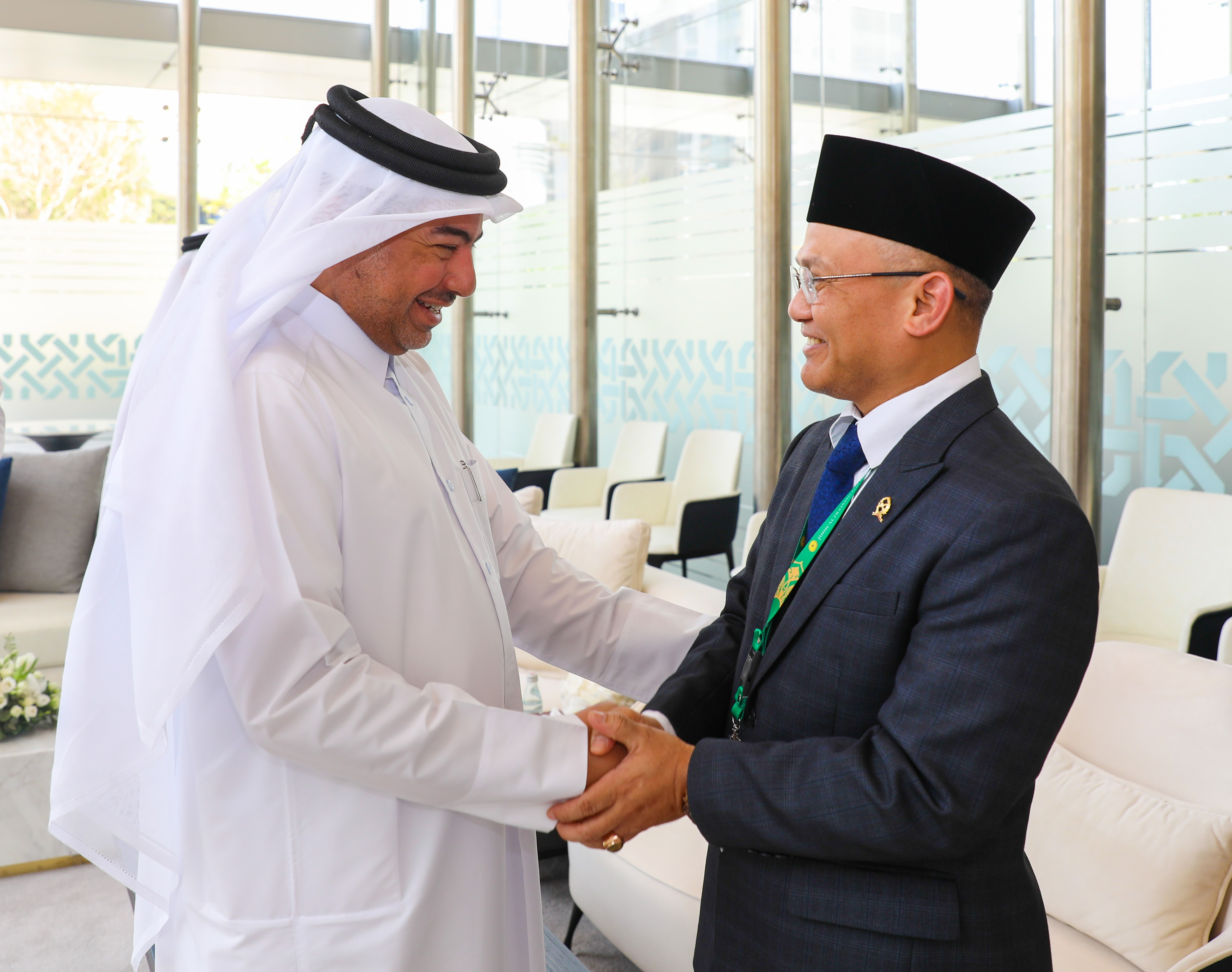 رئيس محكمة الاستثمار والتجارة يجتمع مع وفد قضائي إندونيسي